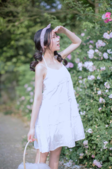 含紧一点H.边做边走